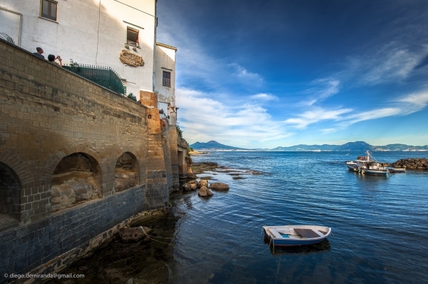 L'articolo integrale di Chiara Foffano sulla sua esperienza in Vespa a Napoli